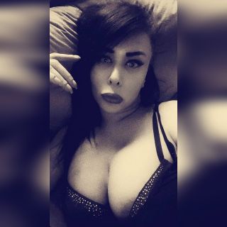 Baştan çıkarıcı eylemleriyle kendini şımartan Mayra